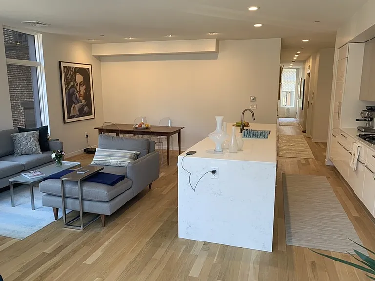 7 E Springfield St #2B — Photo 6