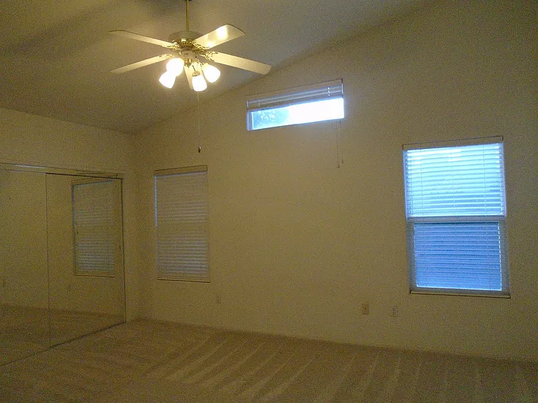 5319 Silvergate St — Photo 11