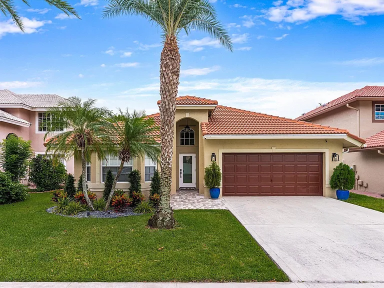 10112 Aqua Vista Way — Photo 2
