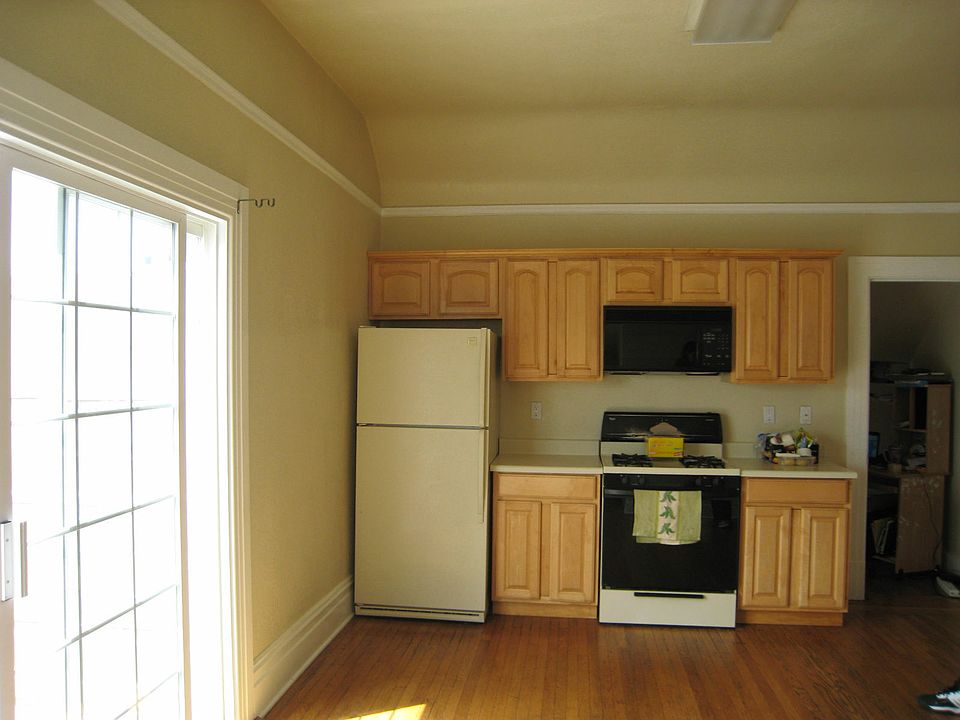 1st image of 988 Potrero Ave APT B