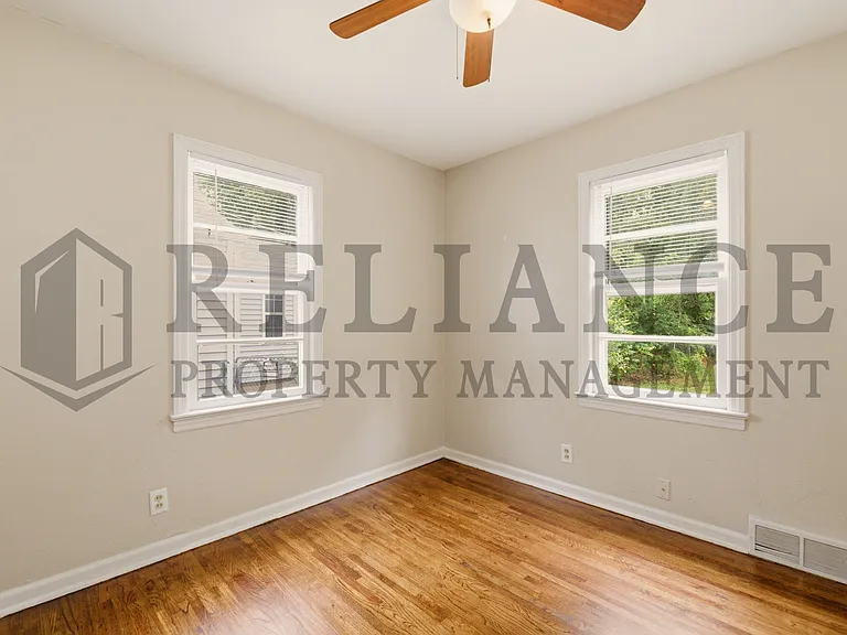 2151 S Green St — Photo 23