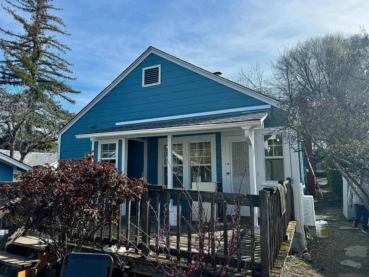 Back of house with deck and laundry facilities - 450 9th St