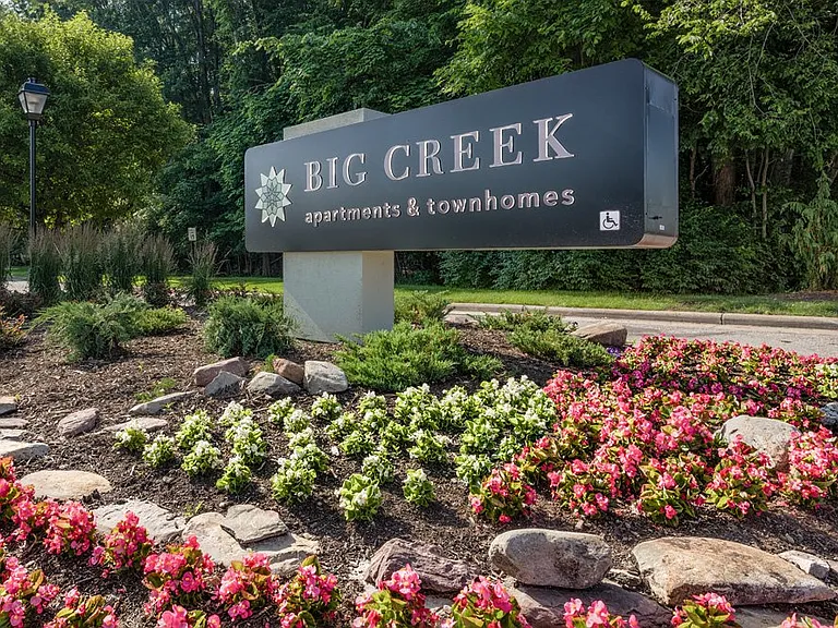 Big Creek Apartments — Photo 18