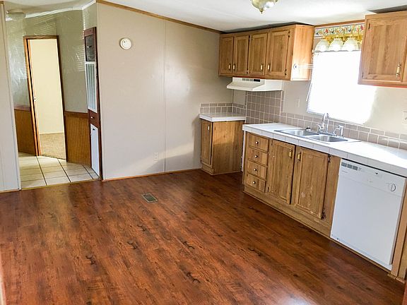2nd image of 834 Sunflower Ln