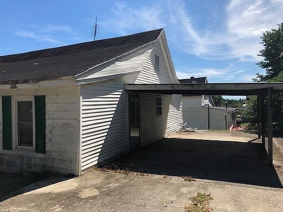 3rd image of 206 Willow St