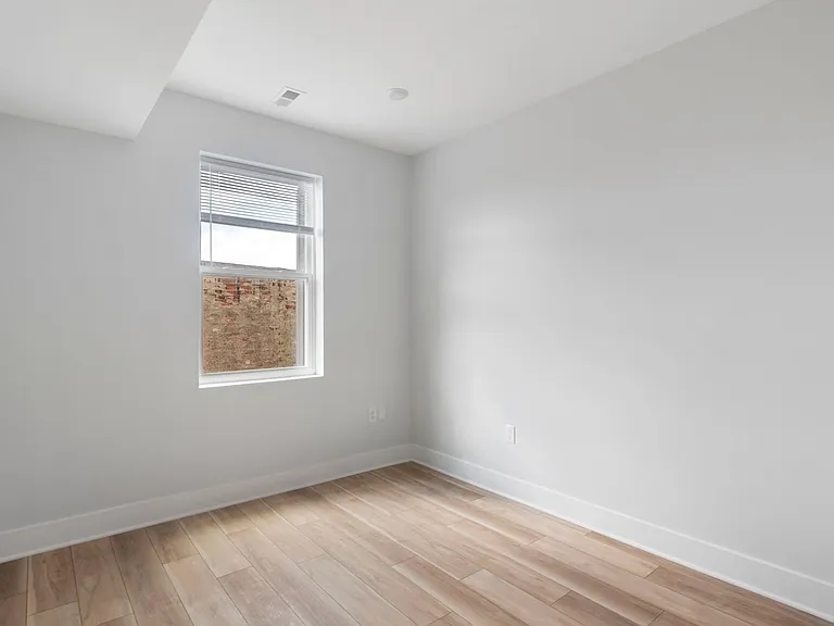3935-3937 Lancaster Ave — Photo 12