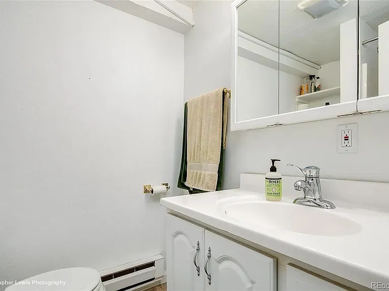 1150 Poplar Ave — Photo 13