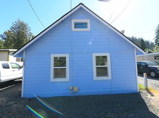 1230 S Water St, Silverton, OR 97381