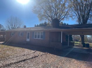 1364 Ziglar Rd, Winston Salem, NC 27105