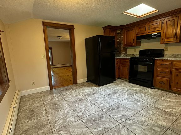 4th image of 37 Middle St #2