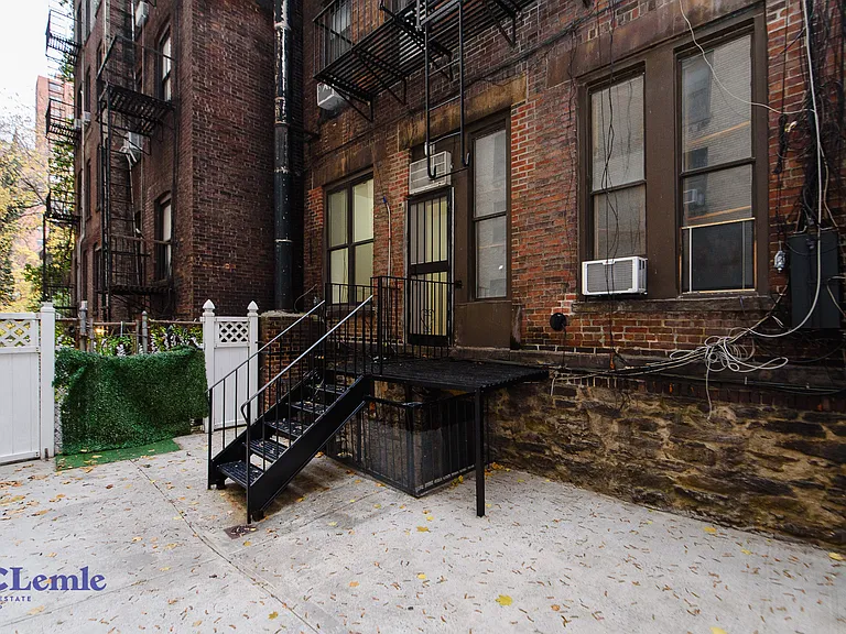 305 E 78th St #1D — Photo 4