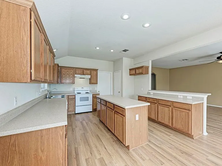 1203 Tricia Cv — Photo 13