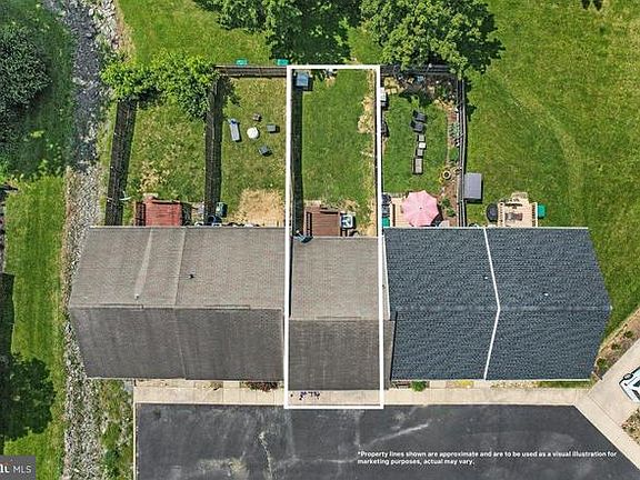 5th image of 224 Waterbrook Ct