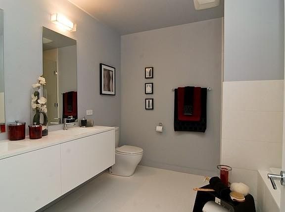 2nd image of 500 W Superior St Unit 2405