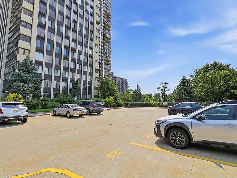 200 Winston Dr #720 — Photo 34