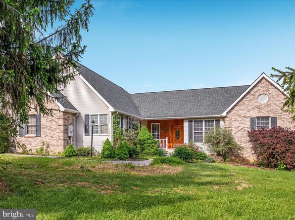 61 River Ct, Toms Brook, VA 22660