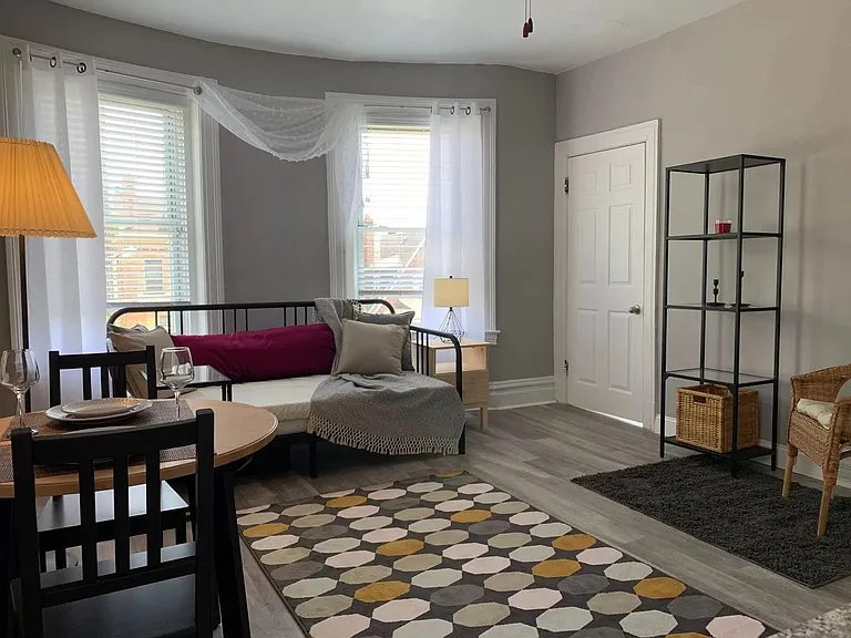 324 S Negley Avenue — Photo 3