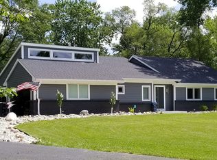 27W320 80th St, Naperville, IL 60565