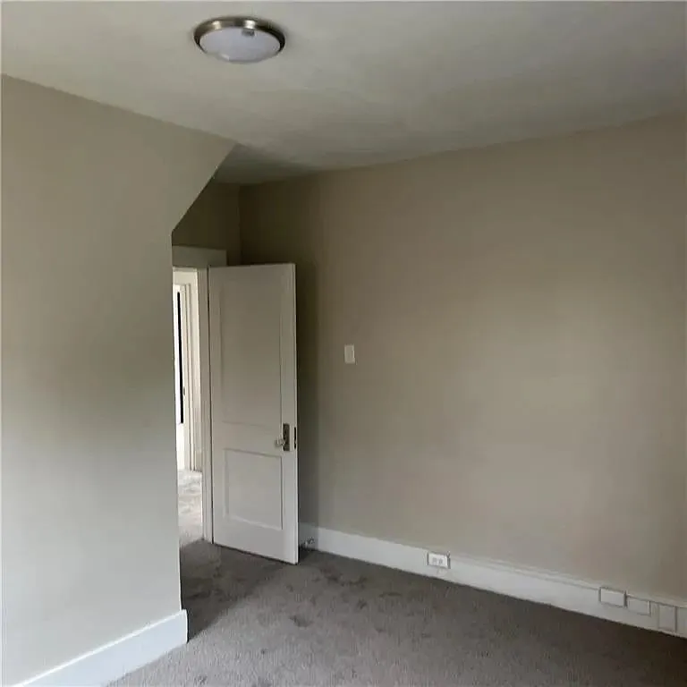 4 bed, 1.5 bath, 1792 sqft, $1,070 — Photo 4