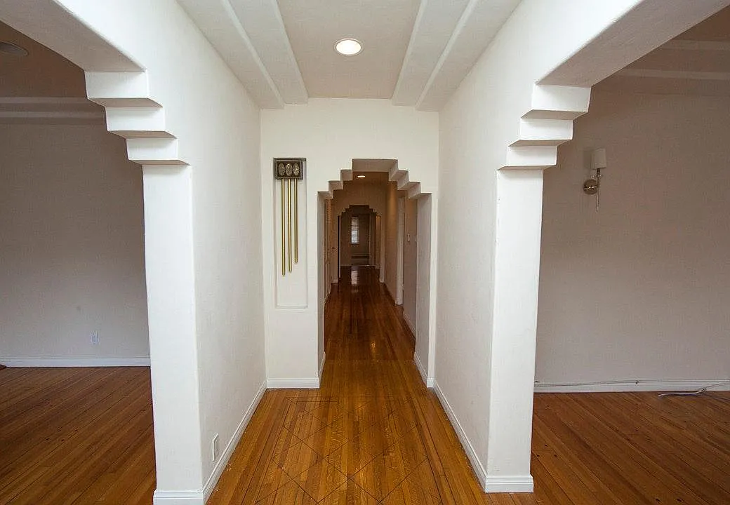 3 bed, 2000 sqft, $5,650 — Photo 3