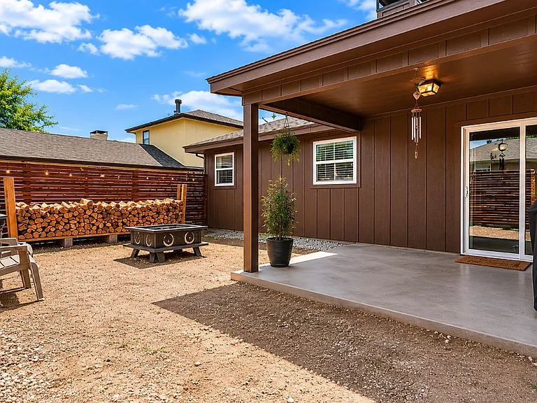 1401 N Nolan River Rd #B — Photo 2