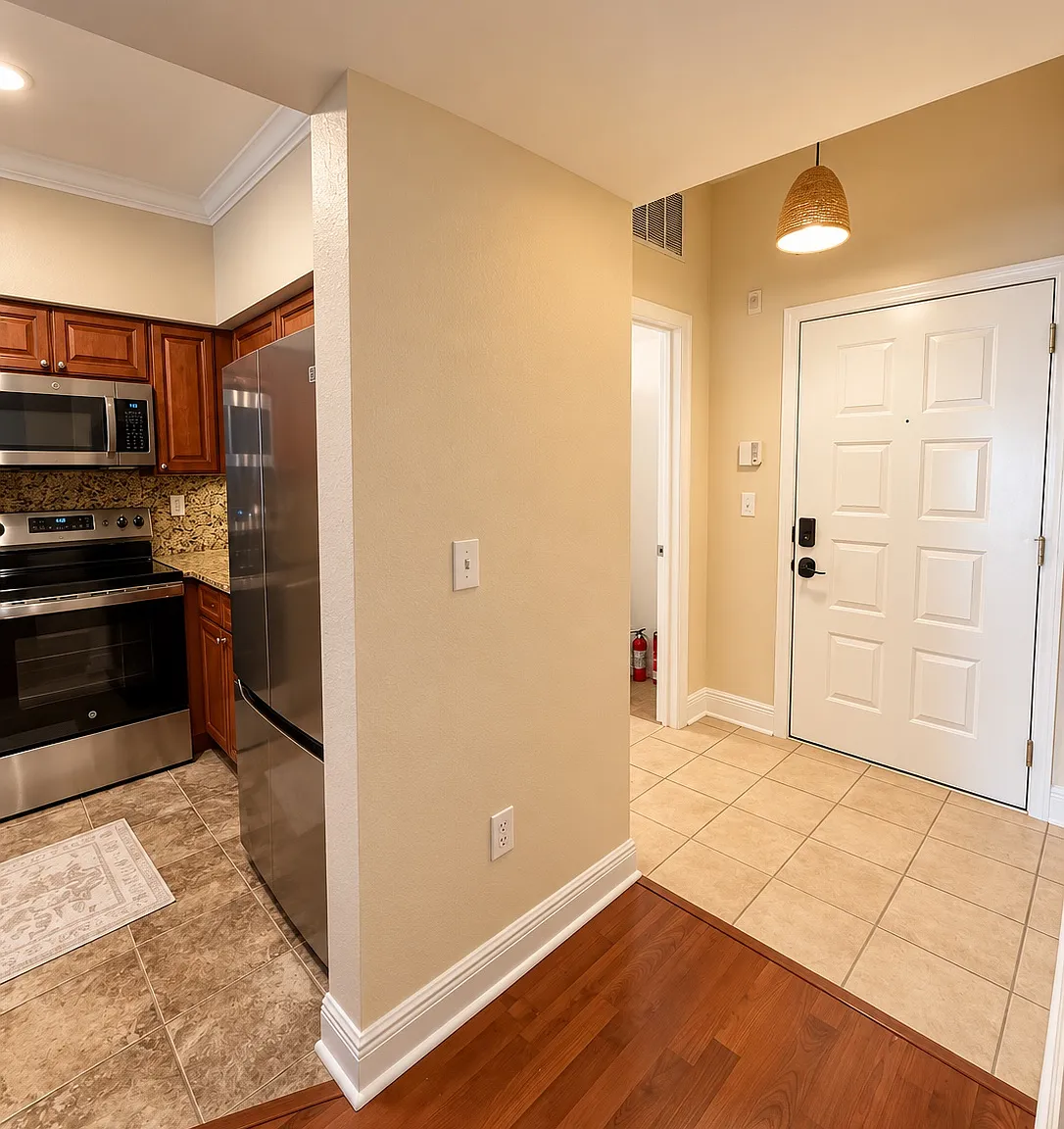 402 S Armenia Ave — Photo 1