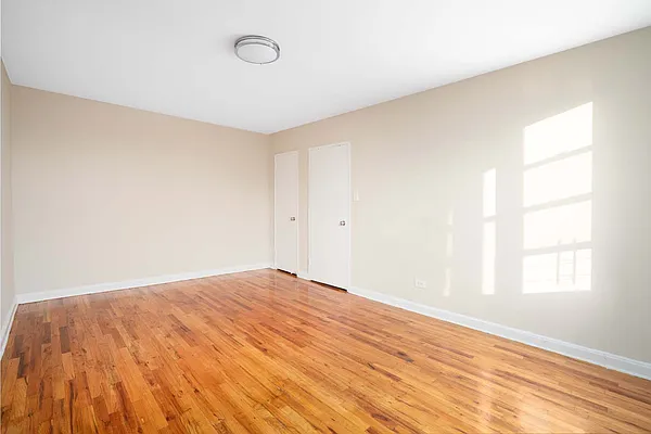 Rented by Waldstar Real Estate LLC | media 8