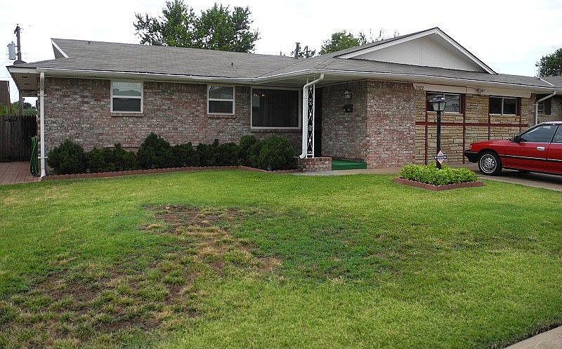 1st image of 3922 SE 14th Pl