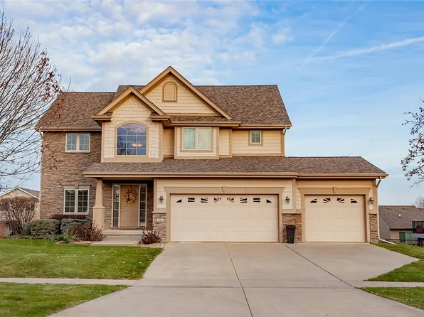 4461 NW 164th St, Clive, IA 50325