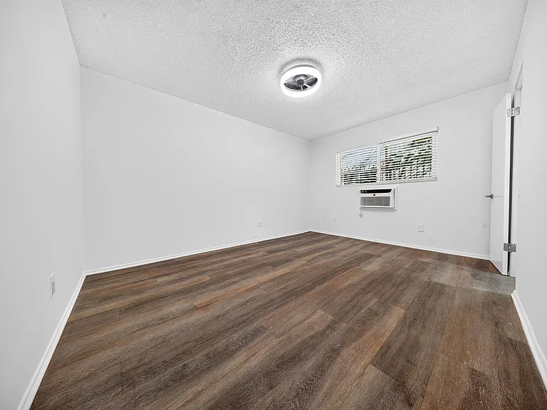 5650 Fair Ave — Photo 26