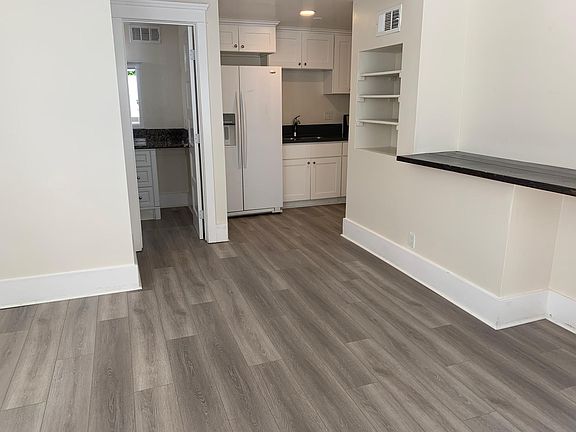 3rd image of 87 N Chestnut St