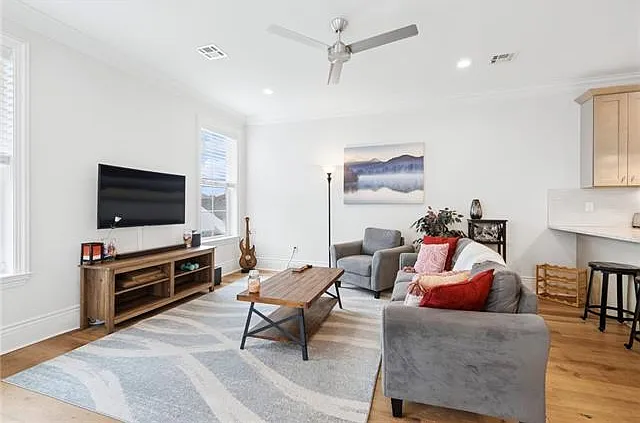 2410 Valence St #2410 — Photo 20