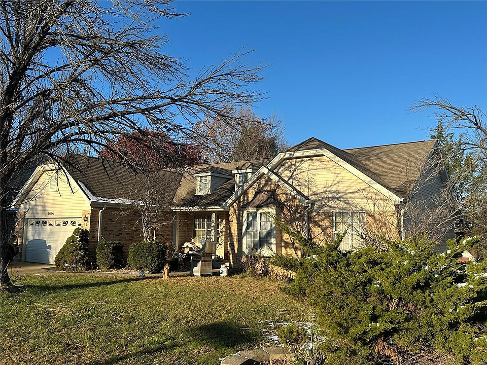 2nd image of 1005 Oak Terrace Ct