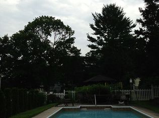 12 Juniper Ln, Brookfield, CT 06804