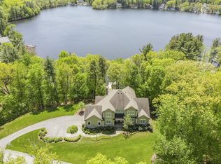 10 Weetamoo Way, Westford, MA 01886