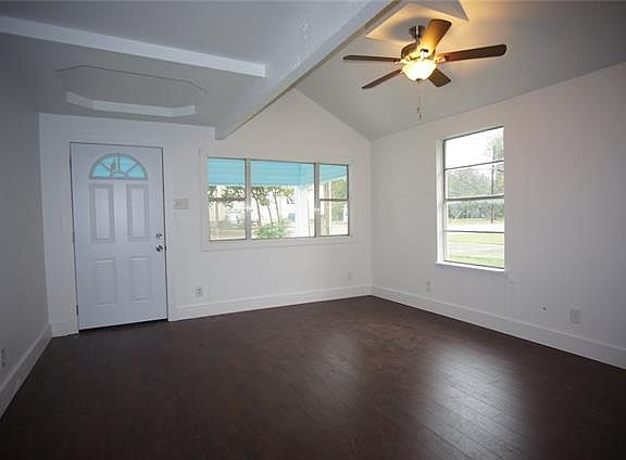 5th image of 307 S Kaufman St