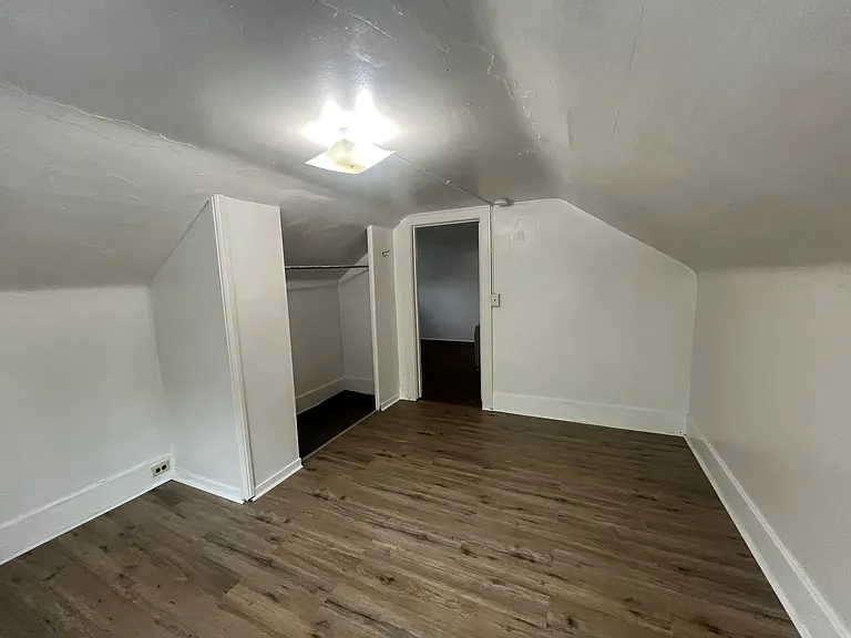 2 bed, 1.0 bath, $825 — Photo 7