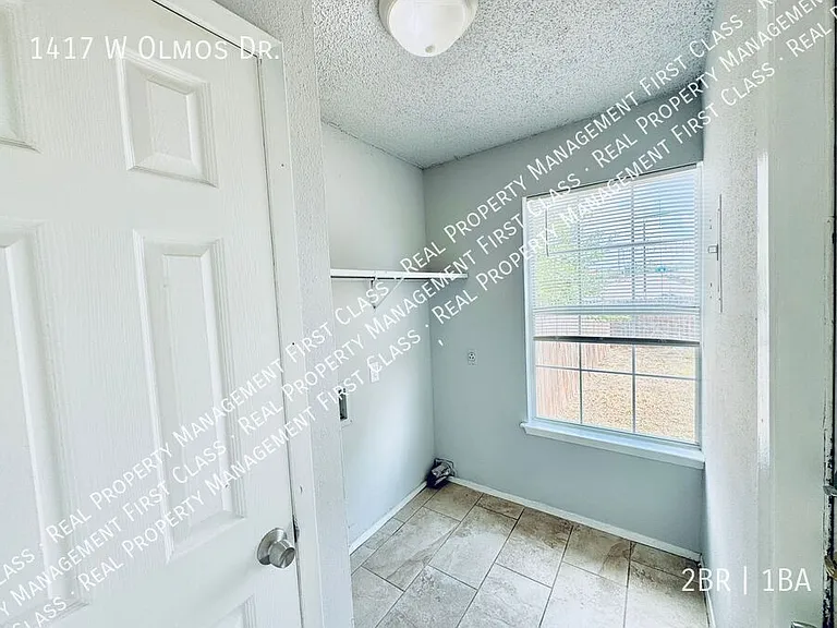 1417 W Olmos Dr — Photo 9