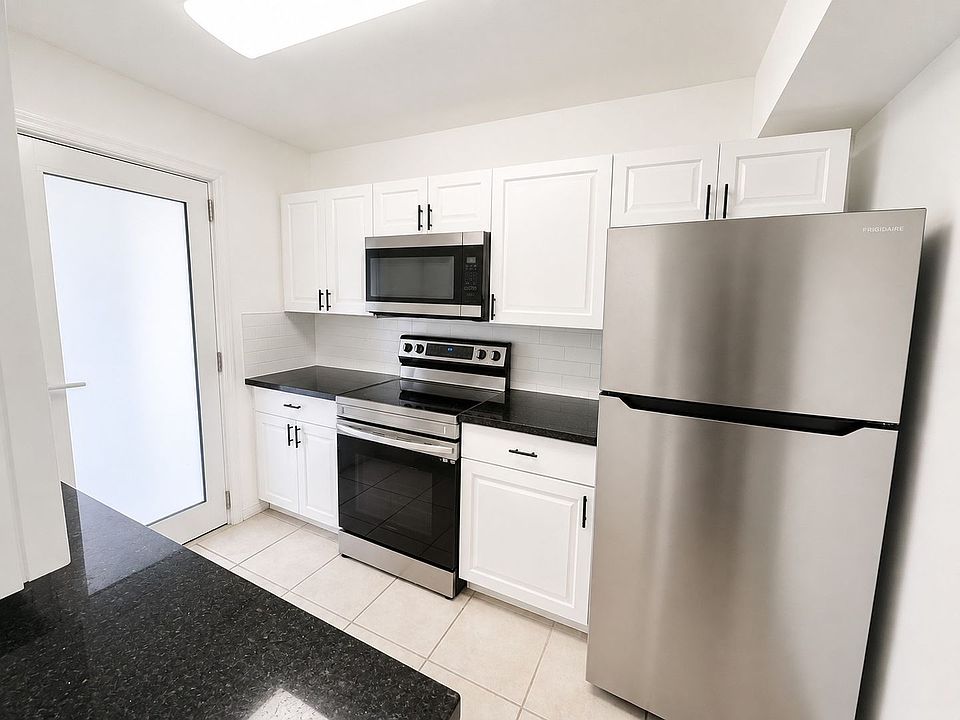 1st image of 500 E Country Club Cir #4