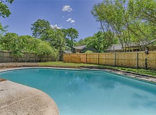5808 Gatewood Dr, Arlington, TX 76016