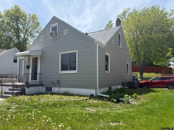 3828 N 52nd St, Omaha, NE 68104