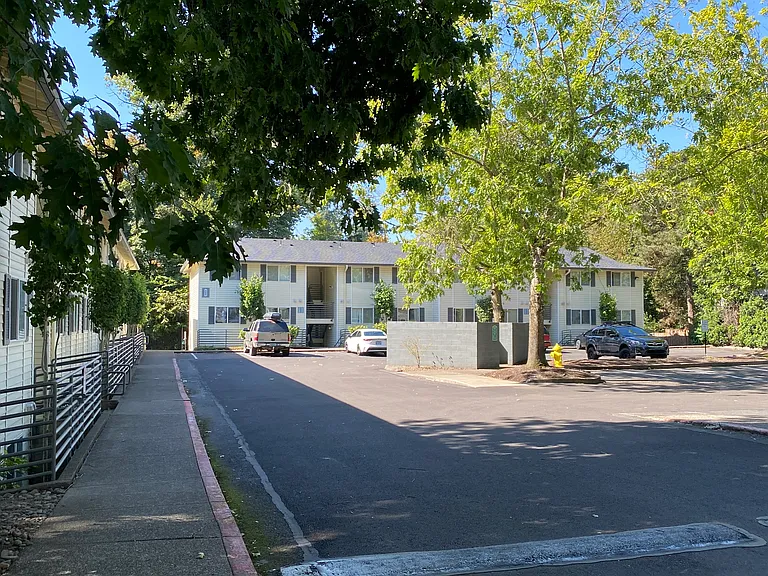 Canyon Ridge Apartments — Photo 5