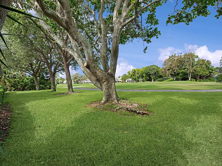 1608 16th Ter — Photo 38