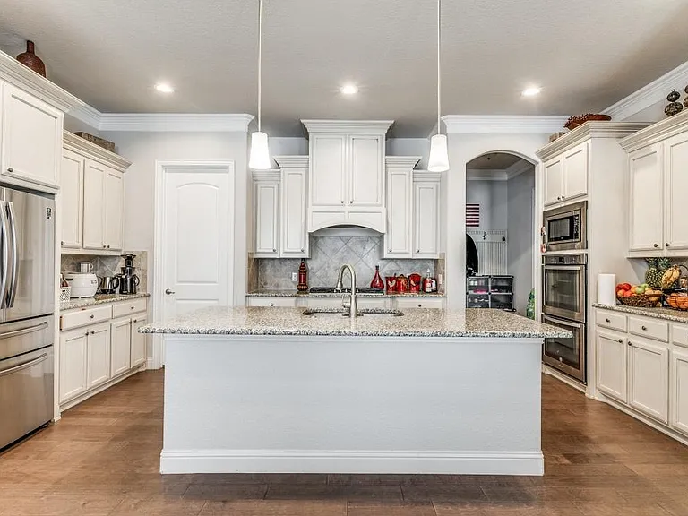 7157 Chelsea Dr — Photo 5