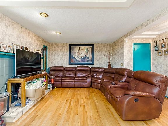 3rd image of 6379 Birchview Dr S