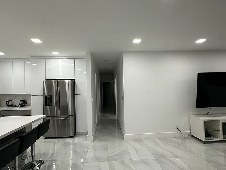 1060 Tyler St — Photo 15
