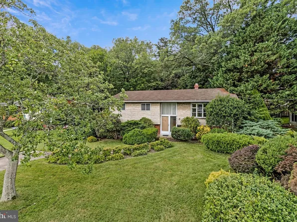 7113 Norwalk St, Falls Church, VA 22043