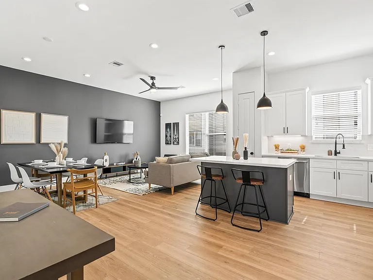 1307 Oak Tree Forest Ct — Photo 3