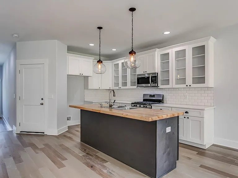 1012 Maynor Ave #D — Photo 4