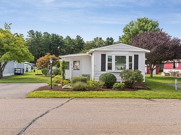 3rd image of 25 Garden Ln